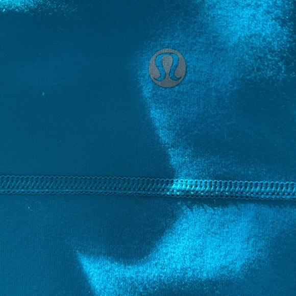 Lululemon tank top 🥰🥰 - Picture 3 of 4